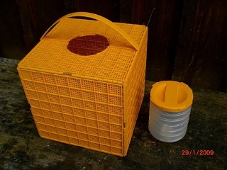 448x0-Bienentransportbehlter Kleine Webansicht.jpg